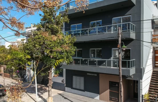 PH 3 ambientes A Estrenar &#8211; En planta baja con dos patios &#8211; En el corazón de Versalles
